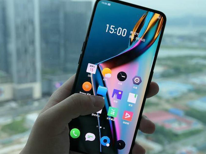 Người dùng trải nghiệm Realme